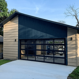 Puertas seccionales de aluminio en perspectiva